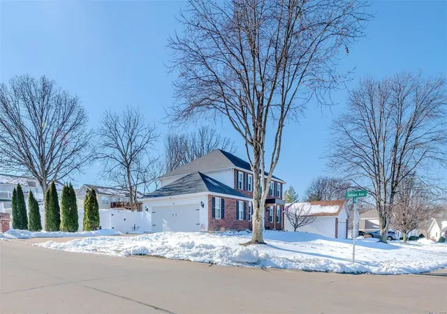 Photo 3 of Single family home for sale at 3521 Ruby Ln, Saint Charles, MO 63303 | MLS# 25001533 | Listing updated on 2025-01-28