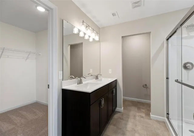 Photo 4 of Single family home for sale at 2 Burlington At Liberty Cmns, Saint Charles, MO 63304 | MLS# 25001544 | Listing updated on 2025-03-17