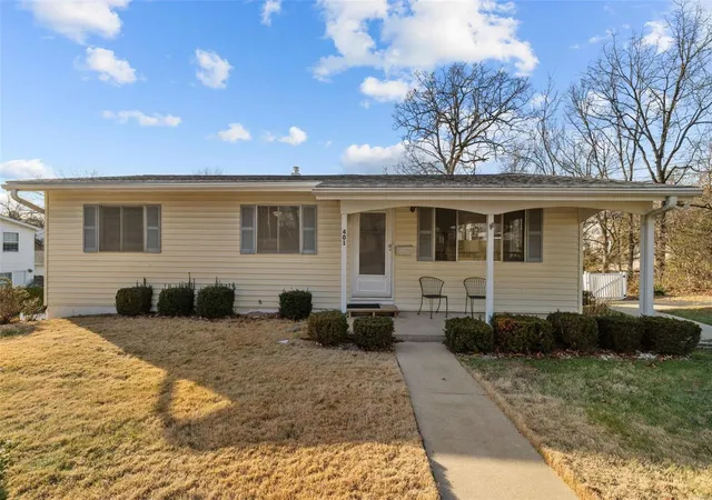 Homes for sale in Saint Louis, MO | 401 S Ballas Rd, Saint Louis, MO 63122 | MLS# 25001591