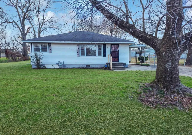 Single family home for sale at 420 North 4th, Lilbourn, MO 63862 | MLS# 25001619