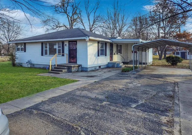 Photo 1 of Single family home for sale at 420 North 4th, Lilbourn, MO 63862 | MLS# 25001619 | Listing updated on 2025-01-11
