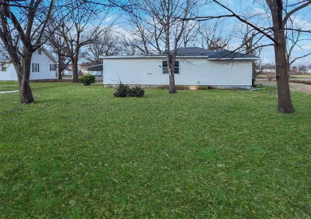 Photo 4 of Single family home for sale at 420 North 4th, Lilbourn, MO 63862 | MLS# 25001619 | Listing updated on 2025-01-11