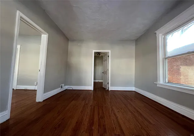 Photo 2 of Single family home for sale at 6514 Julian Ave, Saint Louis, MO 63133 | MLS# 25001645 | Listing updated on 2025-01-15