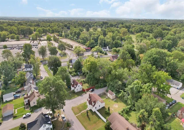 Photo 3 of Single family home for sale at 1100 Northdale Ave, Saint Louis, MO 63138 | MLS# 25001659 | Listing updated on 2025-03-19
