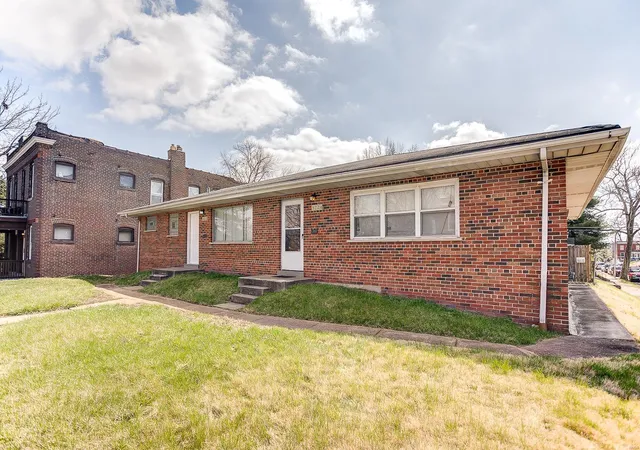 Photo 1 of Multi family home for sale at 3222 Chippewa St, Saint Louis, MO 63118 | MLS# 25001681 | Listing updated on 2025-01-12
