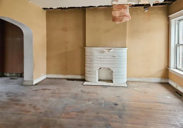 Photo 3 of Single family home for sale at 5069 Lotus Ave, Saint Louis, MO 63113 | MLS# 25001712 | Listing updated on 2025-03-14