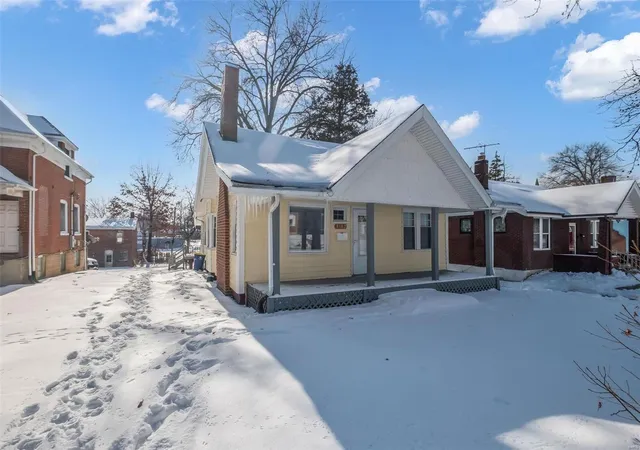Photo 1 of Sale Pending at 8102 Washington St, Saint Louis, MO 63114 | MLS# 25001791 | Listing updated on 2025-03-03