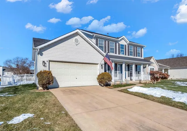 Photo 3 of Single family home for sale at 34 Seabiscuit Dr, Saint Charles, MO 63301 | MLS# 25001885 | Listing updated on 2025-01-22