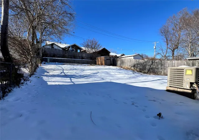 Photo 3 of Single family home for sale at 1565 Sanford Ave, Saint Louis, MO 63139 | MLS# 25001930 | Listing updated on 2025-01-14