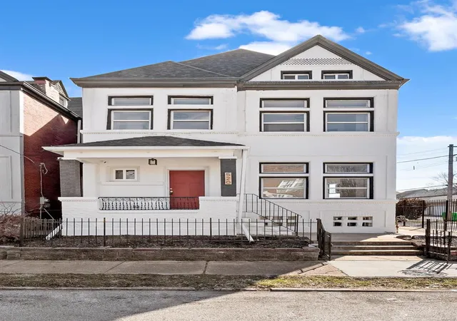Photo 1 of Single family home for sale at 520 Whittier St, Saint Louis, MO 63108 | MLS# 25001941 | Listing updated on 2025-03-03