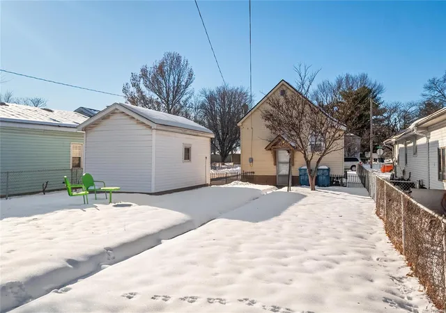 Photo 17 of Single family home for sale at 795 State St, Wood River, IL 62095 | MLS# 25001947 | Listing updated on 2025-01-15