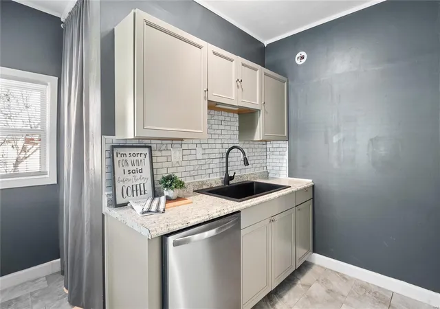 Photo 4 of Single family home for sale at 795 State St, Wood River, IL 62095 | MLS# 25001947 | Listing updated on 2025-01-15