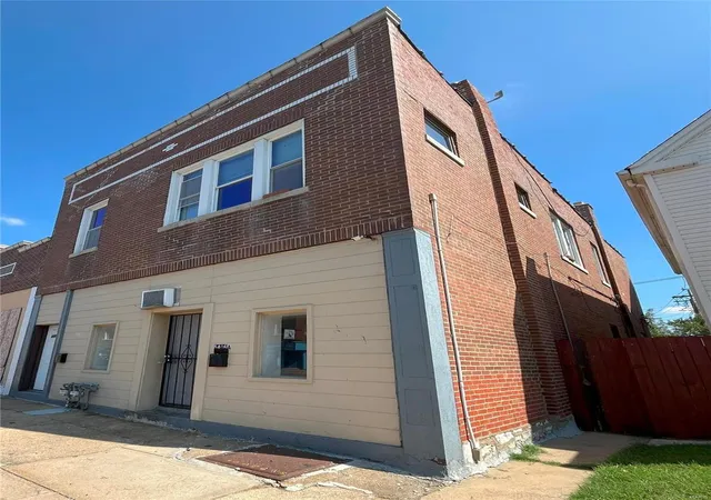 Photo 2 of Single family home for sale at 5406 Gravois Ave, Saint Louis, MO 63116 | MLS# 25002026 | Listing updated on 2025-01-14