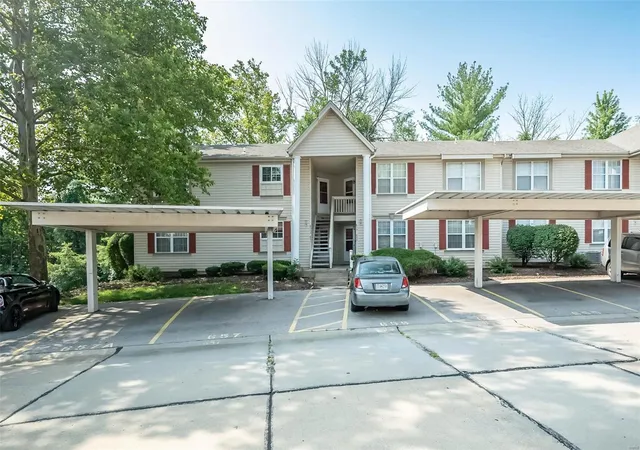 Photo 1 of Condo for sale at 657 Sugar Trl Ct #5, Saint Peters, MO 63376 | MLS# 25002049 | Listing updated on 2025-03-27