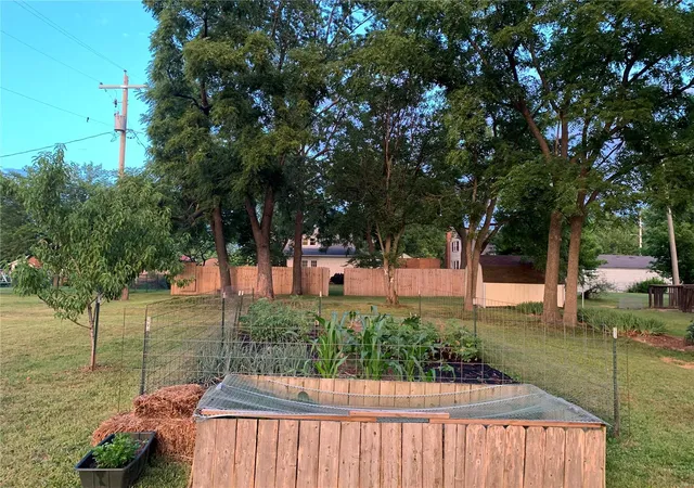Photo 26 of Sale Pending at 609 S 1st St, Owensville, MO 65066 | MLS# 25002090 | Listing updated on 2025-01-15