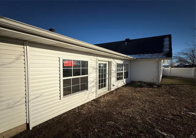 Photo 3 of Single family home for sale at 734 E Kathleen St, Sikeston, MO 63801 | MLS# 25002123 | Listing updated on 2025-01-15