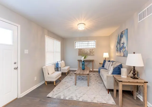 Photo 3 of Sale Pending at 7520 Calvin Ave, Saint Louis, MO 63136 | MLS# 25002135 | Listing updated on 2025-03-13