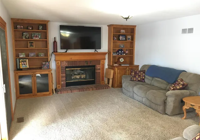 3rd image of 1328 Piedras Pkwy, Fenton, MO 63026 | MLS# 25002198