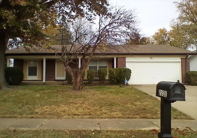 Photo 1 of Single family home for sale at 2231 Outlook Dr, Saint Louis, MO 63136 | MLS# 25002225 | Listing updated on 2025-03-18