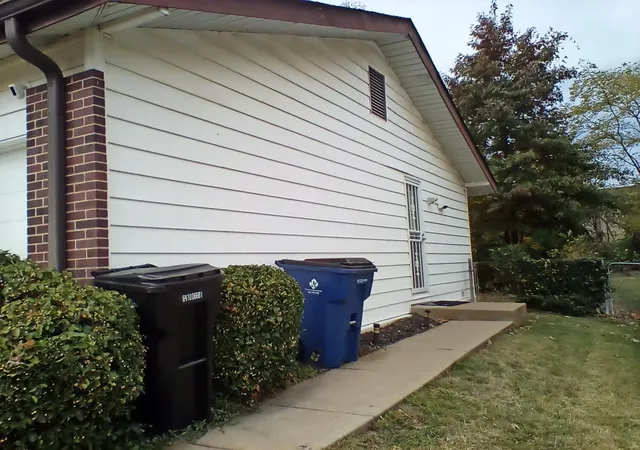Photo 3 of Single family home for sale at 2231 Outlook Dr, Saint Louis, MO 63136 | MLS# 25002225 | Listing updated on 2025-03-18