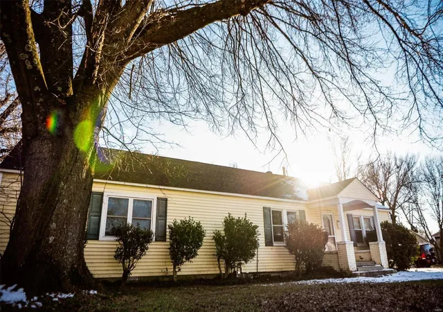 Photo 3 of Single family home for sale at 313 West 8th, Kennett, MO 63857 | MLS# 25002274 | Listing updated on 2025-01-15