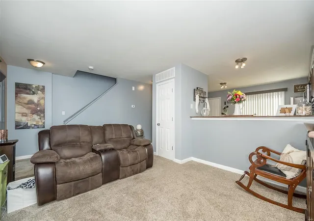 Photo 3 of Townhouse for sale at 334 Heritage Cmns Cir #201, O Fallon, MO 63368 | MLS# 25002293 | Listing updated on 2025-01-16