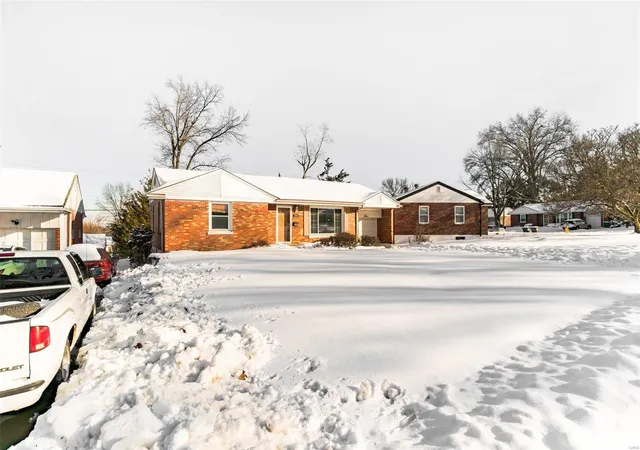 Photo 3 of Single family home for sale at 9224 Halbrook Dr, Saint Louis, MO 63137 | MLS# 25002299 | Listing updated on 2025-01-28