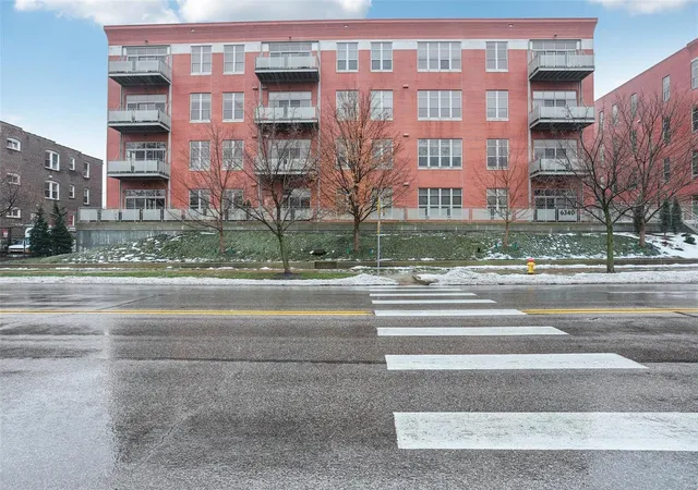 Photo 2 of Condo for sale at 6340 Clayton Rd #207, Saint Louis, MO 63117 | MLS# 25002317 | Listing updated on 2025-03-05