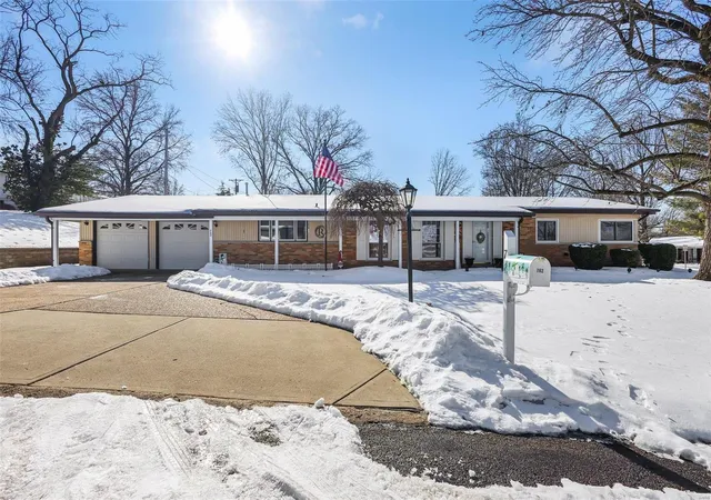Photo 1 of Single family home for sale at 762 Gradient Dr, Saint Louis, MO 63125 | MLS# 25002337 | Listing updated on 2025-01-16