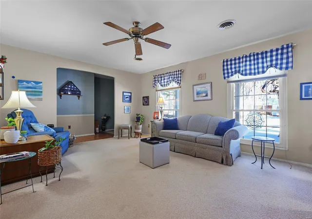 Photo 2 of Single family home for sale at 762 Gradient Dr, Saint Louis, MO 63125 | MLS# 25002337 | Listing updated on 2025-01-16