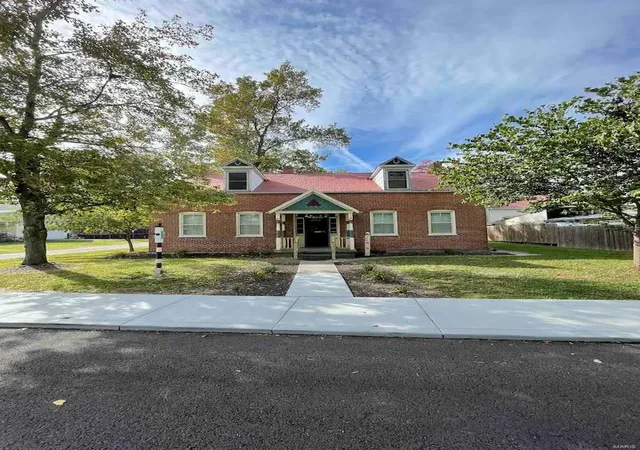 Photo 2 of Single family home for sale at 606 Washington St, Hermann, MO 65041 | MLS# 25002376 | Listing updated on 2025-03-12