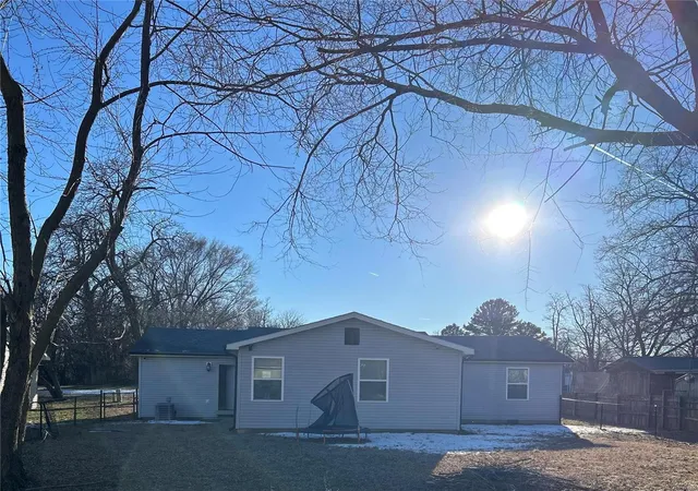 Photo 17 of Single family home for sale at 321 E Cora St, Oran, MO 63771 | MLS# 25002413 | Listing updated on 2025-01-16