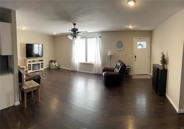 Photo 4 of Single family home for sale at 321 E Cora St, Oran, MO 63771 | MLS# 25002413 | Listing updated on 2025-01-16