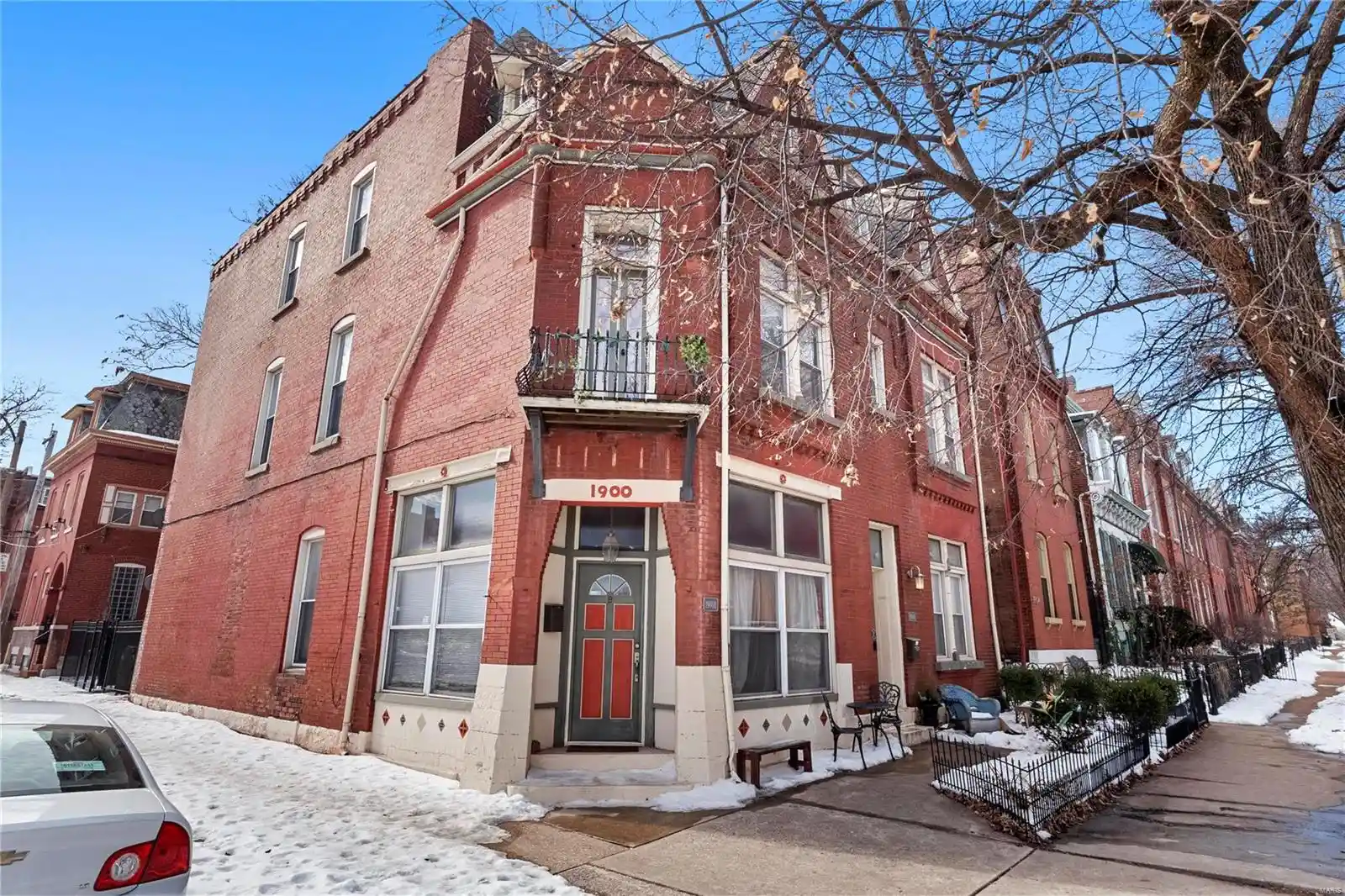 Listing Photo 1 - Condo for sale in 1900 Sidney St located at 1900 Sidney St, St. Louis, MO 63104 - Unit 1900 Sidney St