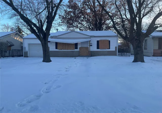 Photo 1 of Sale Pending at 58 David St, East St Louis, IL 62206 | MLS# 25002464 | Listing updated on 2025-01-16