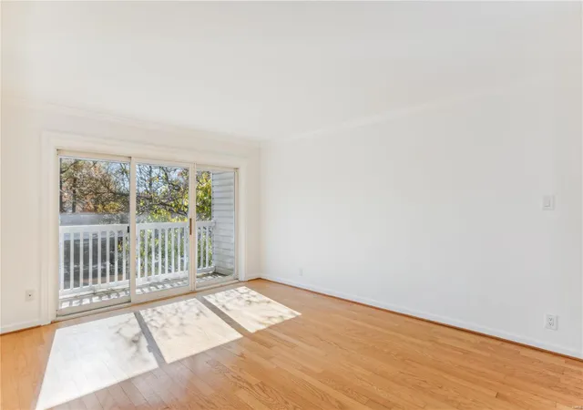 Listing Photo 4 - Condo for sale in building located at 538 Nirk Ave, Kirkwood, MO 63122 - Unit #F