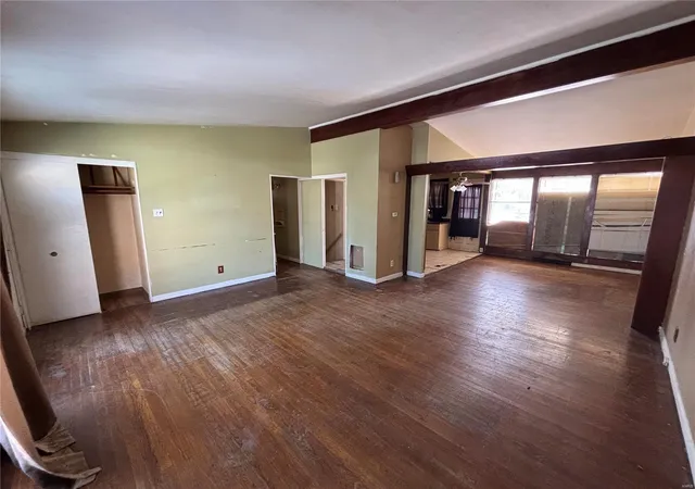 Photo 2 of Single family home for sale at 10551 Murat Dr, Saint Louis, MO 63136 | MLS# 25002526 | Listing updated on 2025-01-17