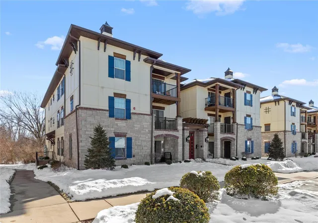 2nd image of 324 Bordeaux Wy, St. Peters, MO 63376 | MLS# 25002540