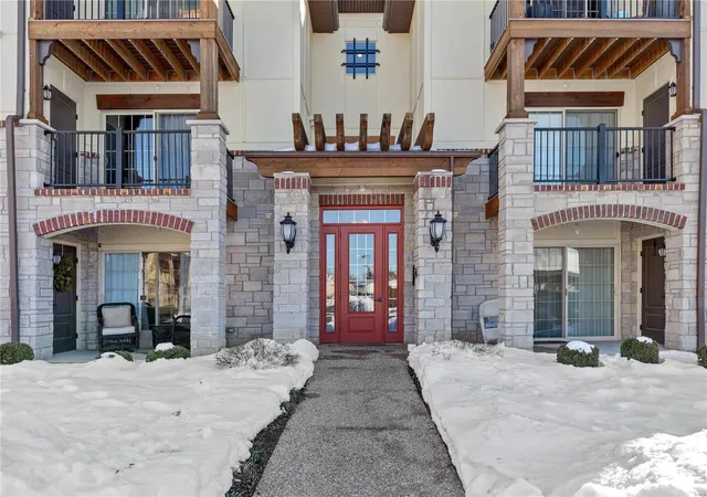 3rd image of 324 Bordeaux Wy, St. Peters, MO 63376