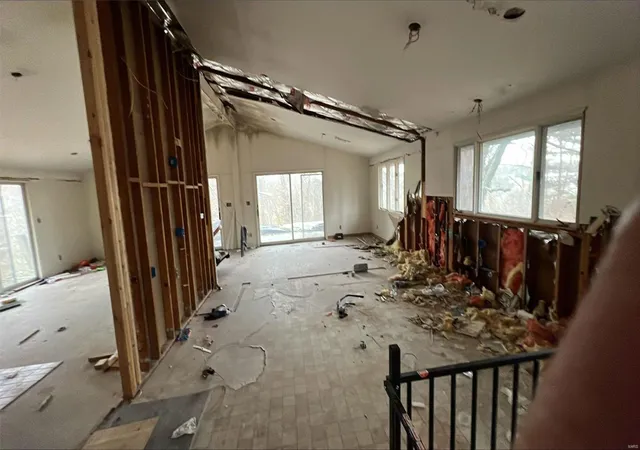 Photo 3 of Single family home for sale at 1400 Hudson Rd, Saint Louis, MO 63135 | MLS# 25002551 | Listing updated on 2025-03-21