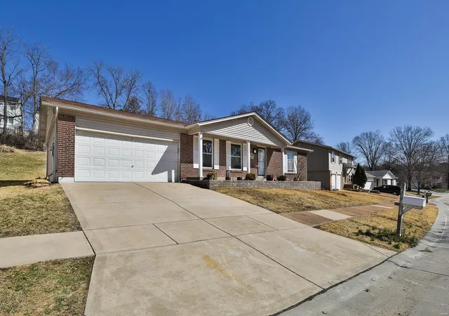 Photo 2 of Single family home for sale at 5319 Glencullen Way, Saint Louis, MO 63128 | MLS# 25002632 | Listing updated on 2025-03-11