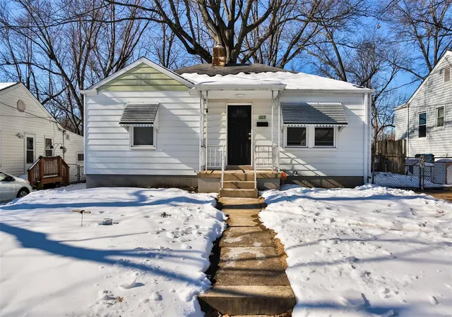 2nd image of 607 Millman Dr, Saint Louis, MO 63135 | MLS# 25002662