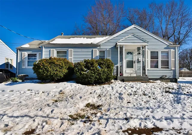 Photo 2 of Single family home for sale at 6150 Garfield Ave, Saint Louis, MO 63134 | MLS# 25002690 | Listing updated on 2025-01-22
