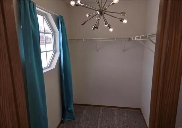 Photo 7 of Single family home for sale at 10712 Oak Pointe Dr, Saint Ann, MO 63074 | MLS# 25002724 | Listing updated on 2025-01-18