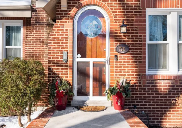 Photo 2 of Single family home for sale at 7211 Stanford Ave, Saint Louis, MO 63130 | MLS# 25002730 | Listing updated on 2025-01-18