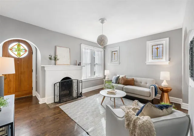 Photo 4 of Single family home for sale at 7211 Stanford Ave, Saint Louis, MO 63130 | MLS# 25002730 | Listing updated on 2025-01-18