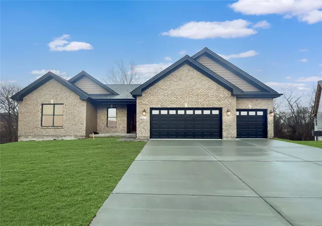 1st image of 7 Stone Bridge Ct #7 STB, Washington, MO 63090 | MLS# 25002739
