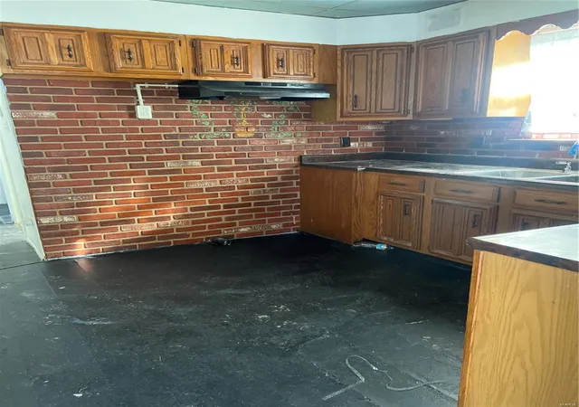 2nd image of 701 Pemberton Pl, Saint Louis, MO 63135 | MLS# 25002746