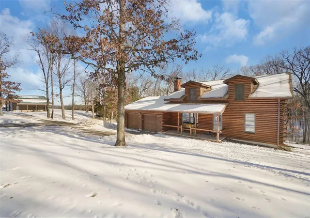 Photo 2 of Single family home for sale at 5910 Vedder Rd, New Haven, MO 63068 | MLS# 25002774 | Listing updated on 2025-01-18
