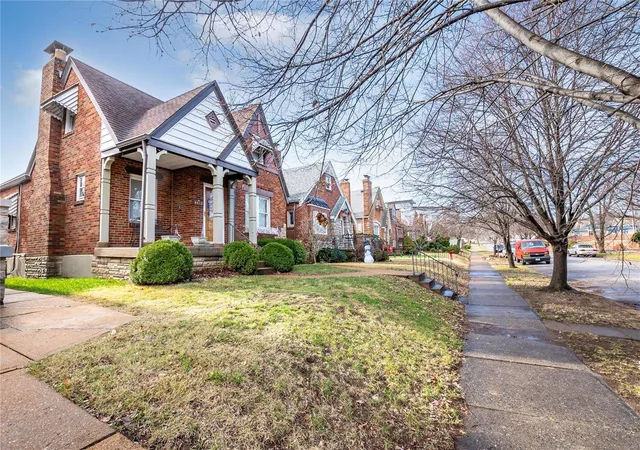 Photo 3 of Single family home for sale at 6412 Bancroft Ave, Saint Louis, MO 63109 | MLS# 25002867 | Listing updated on 2025-01-21